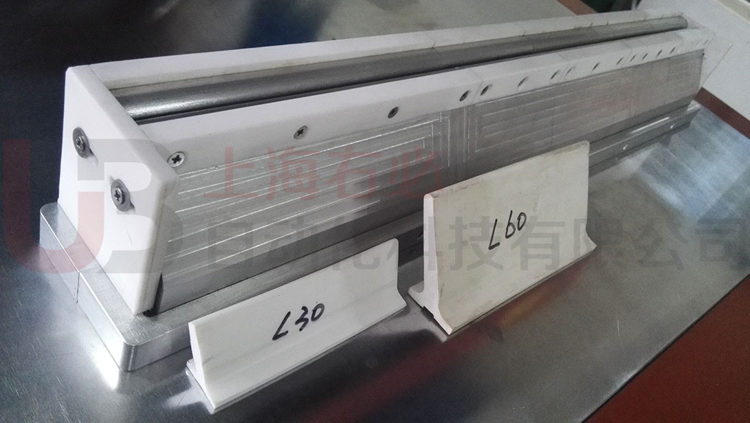 assembling mold for conveyor belt C-cleats